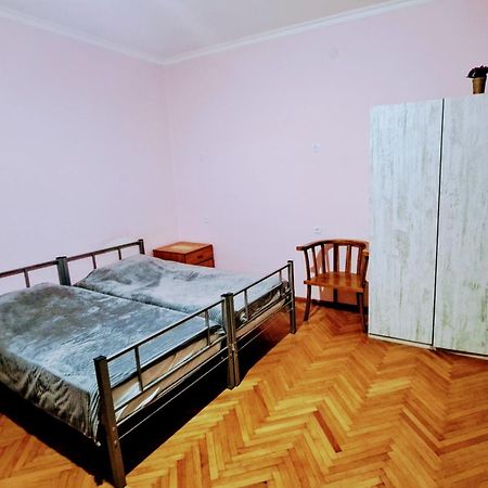 Apartment With A Nice Terrace In Old City Center Tbilisi ภายนอก รูปภาพ