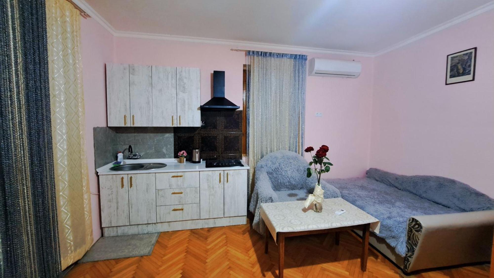 Apartment With A Nice Terrace In Old City Center Tbilisi ภายนอก รูปภาพ